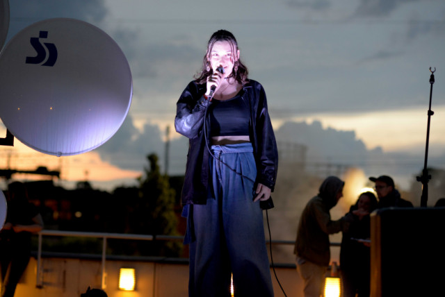 Slam poetry show